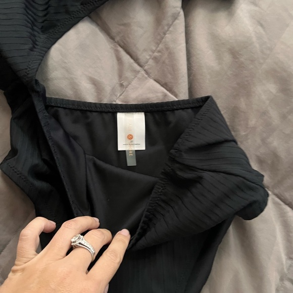 One piece - Picture 4 of 4